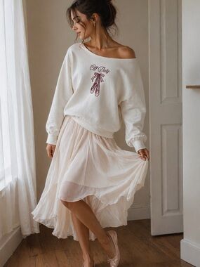 NWT Wild Fable Balletcore Off Duty Sweatshirt Size Large Cream Graphic